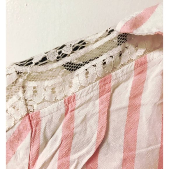 Pink & White Collared Shirt with Lace - Picture 4 of 5